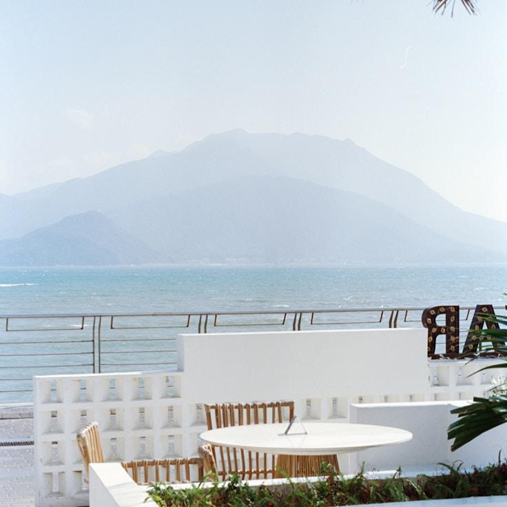 Outdoor terrace seating suitable for families in Firenze